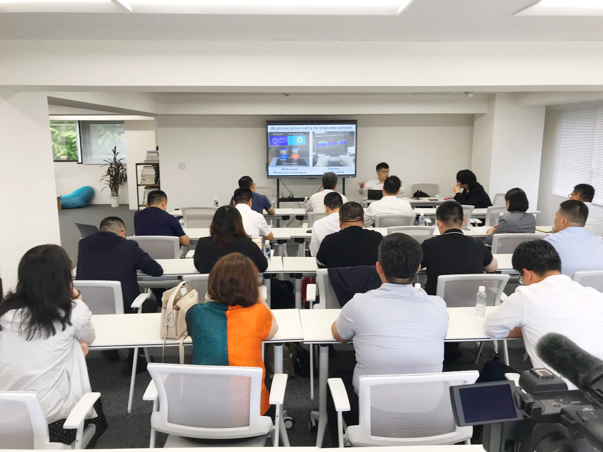 RCC国際交流研究所での講義